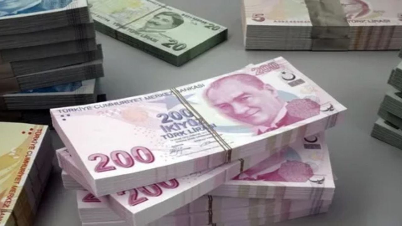 Nakit ihtiyaçlarına 50.000 TL'lik hızlı çözüm! 4 banka gece yarısı başvuruları açtı