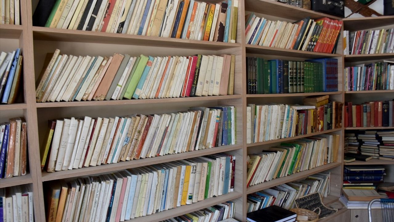 Osmanlı Eserlerine Saygı: Iraklı Din Adamının Kütüphanesi