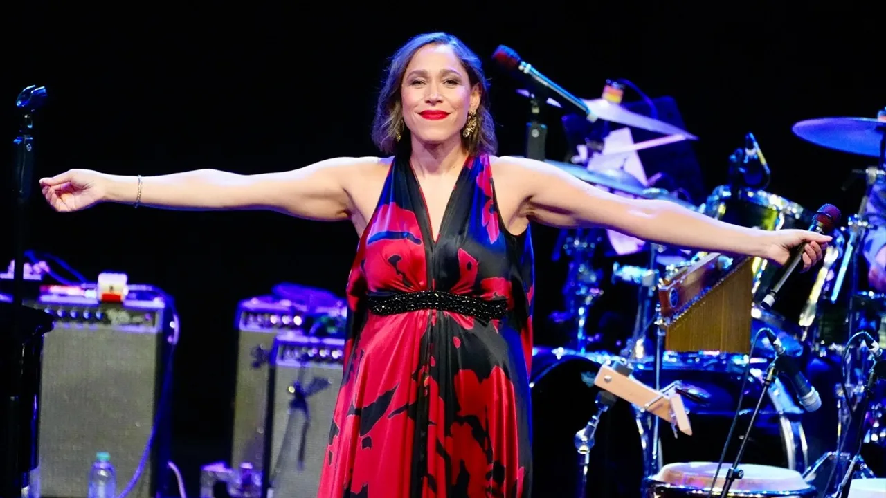 Pink Martini İstanbul'da Müzik Rüzgarı Estirdi