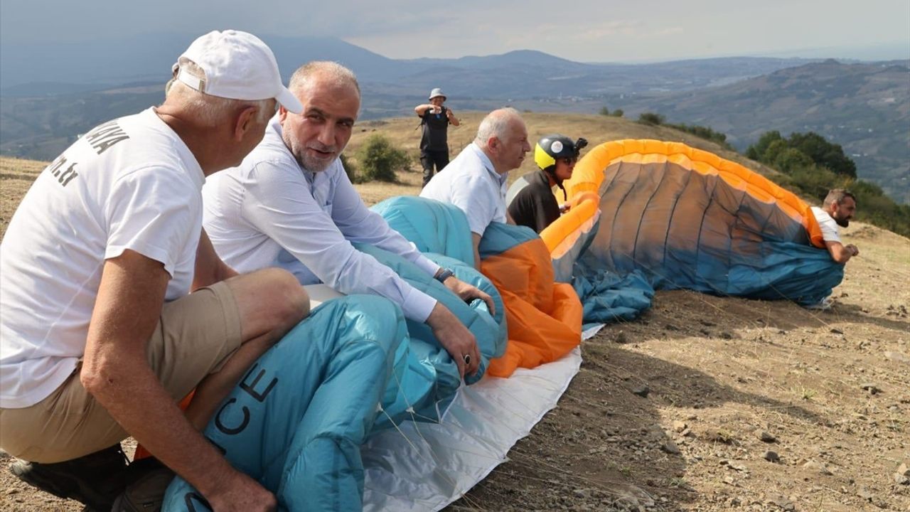 Samsun'da Yamaç Paraşütü Karadeniz Bölgesi Hedef Yarışması Başladı