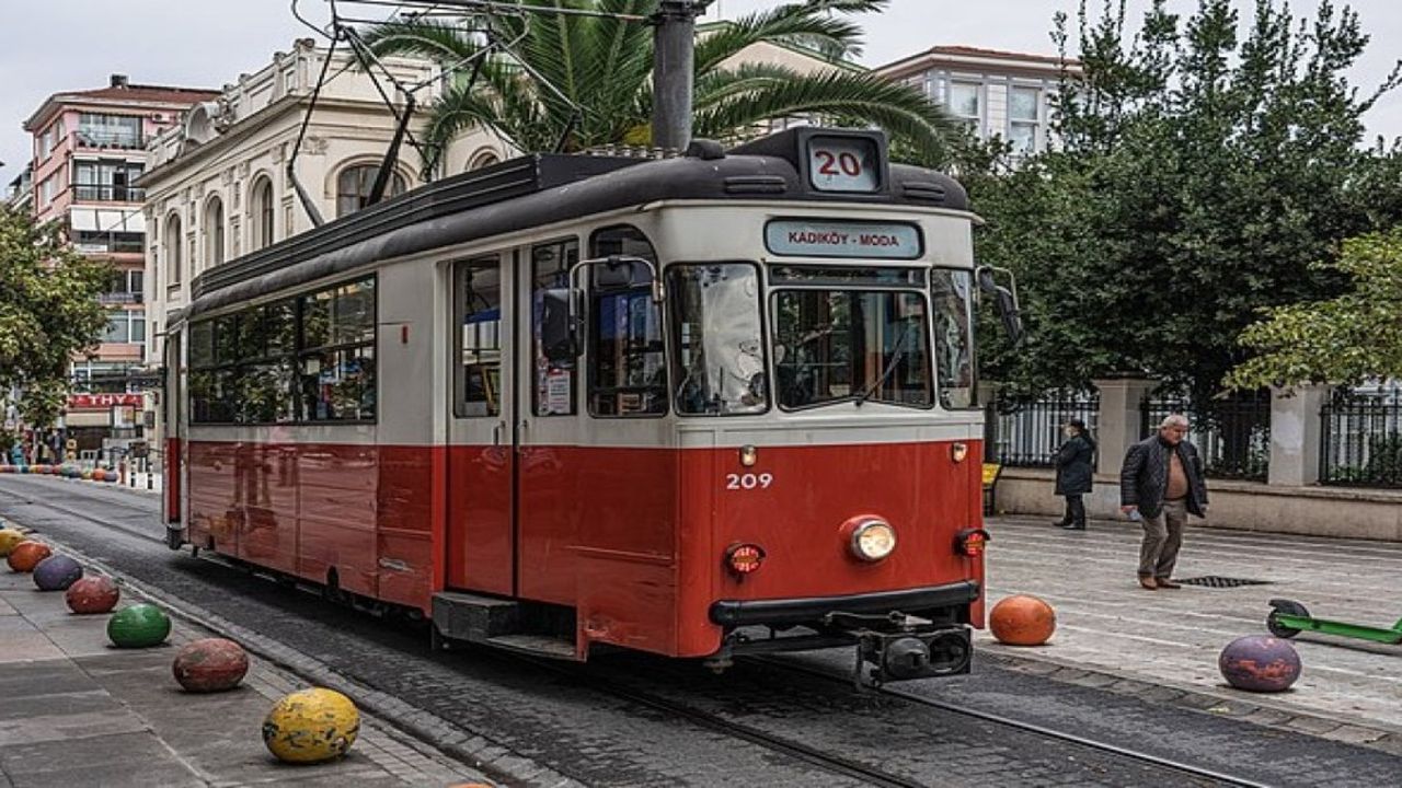 T3 Kadıköy-Moda Tramvay Hattı'nda teknik arıza nedeniyle seferler durduruldu