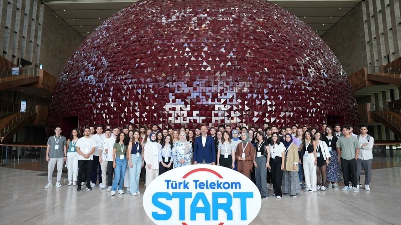 Türk Telekom'un Yenilikçi 'START Stajım' Programı Başladı