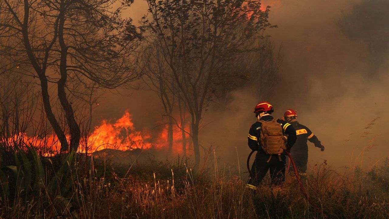 Yunanistan'da son 24 saate çıkan 52 orman yangını kontrol altına alınıyor!