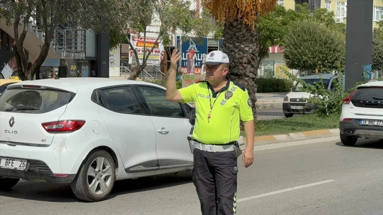 Adana'da Dronla Trafik Denetimi: Kuralları İhlal Edenler Belirlendi