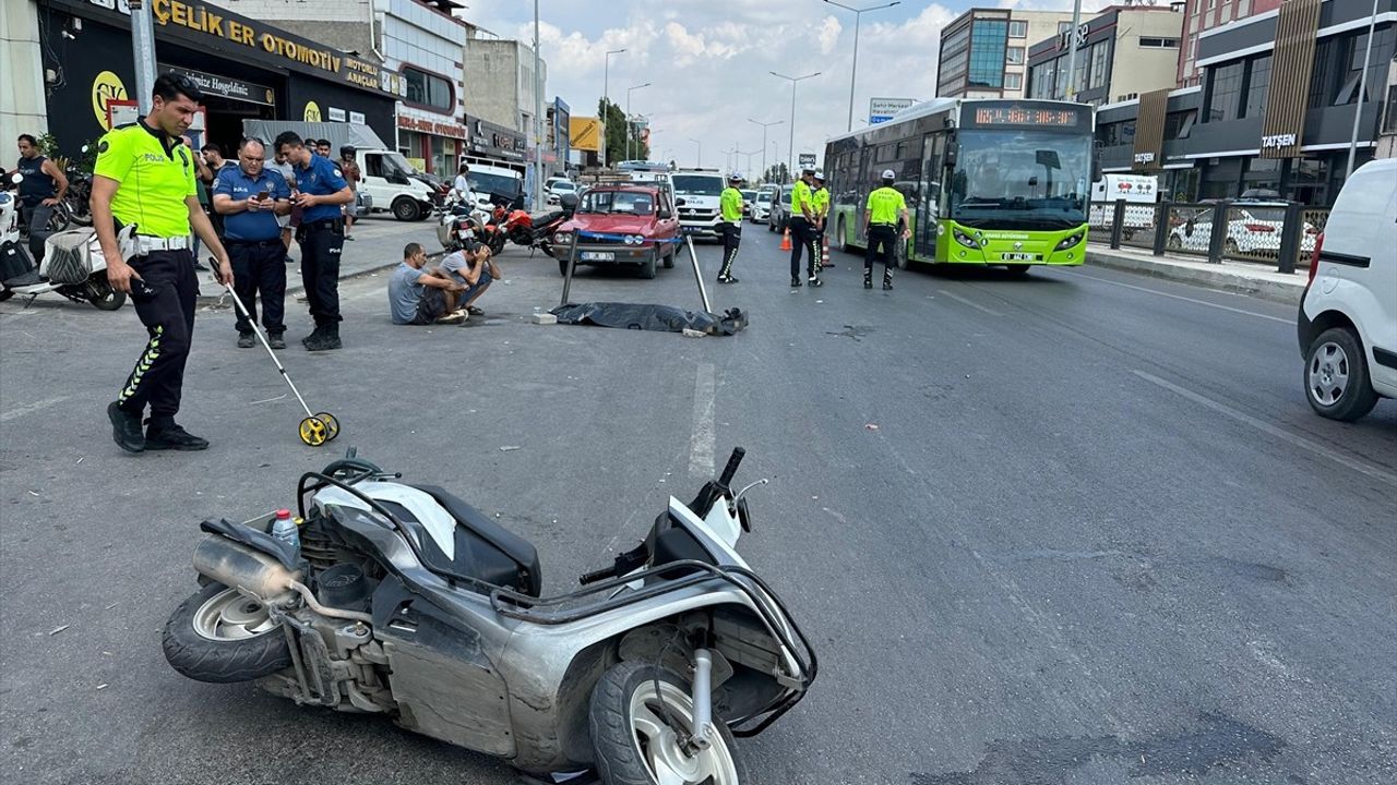 Adana'da Motosiklet Kazası: Bir Kadın Hayatını Kaybetti