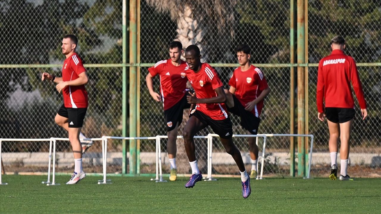 Adanaspor'un Futbolcuları Süper Lig Hedefine Kilitlendi