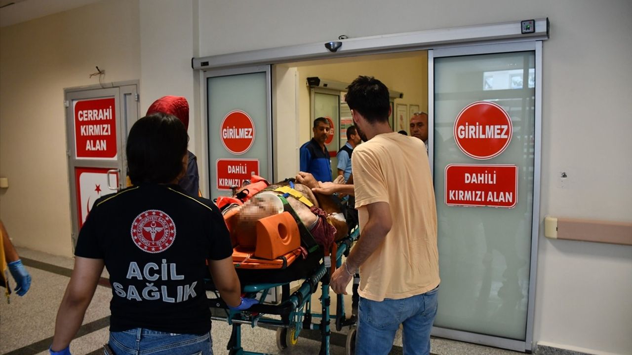 Adıyaman'da İnşaatta İskeleden Düşme Olayı: 3 İşçi Yaralandı