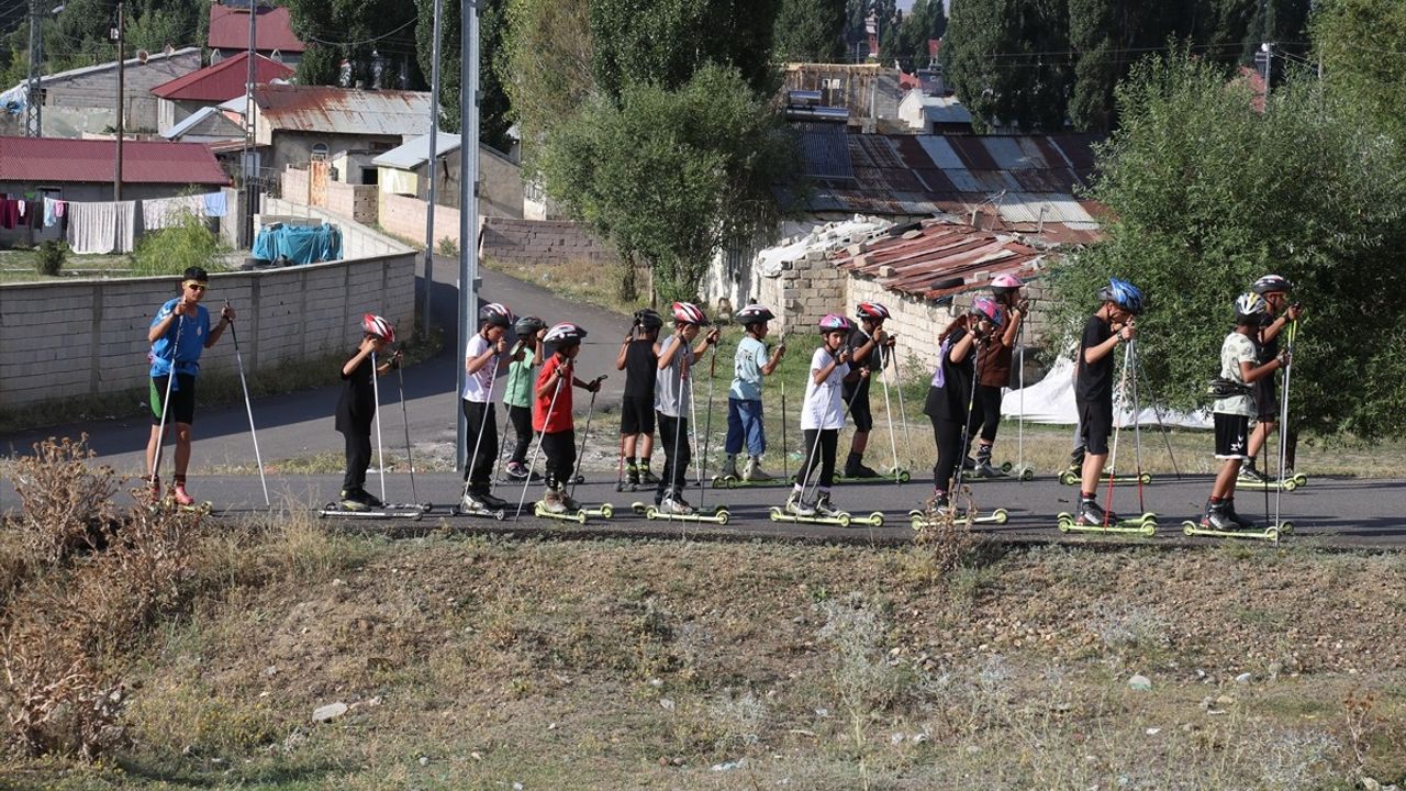 Ağrılı Kayaklı Koşu Sporcuları Kışa Yazda Hazırlanıyor