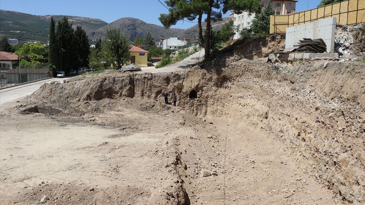 Amasya'da Roma Dönemine Ait Mezarlar Keşfedildi