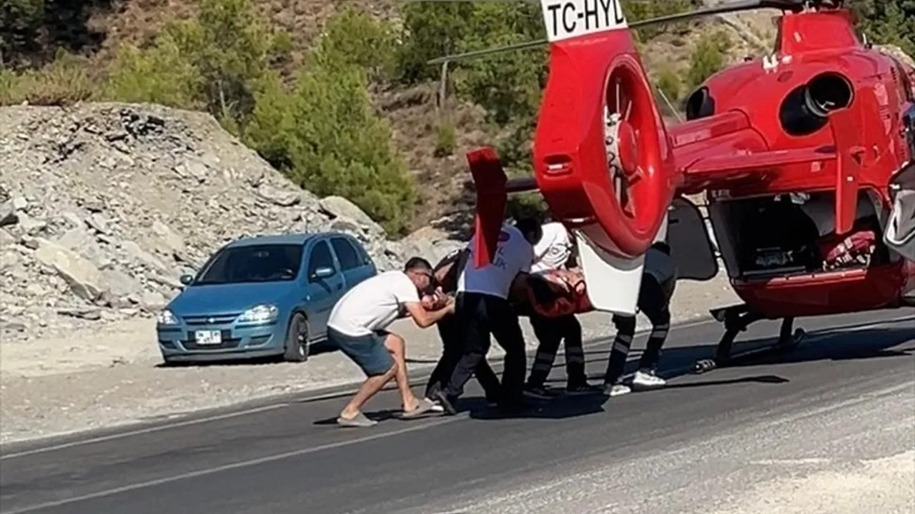 Antalya'daki Kanyon Kazasında Yaralı İçin Havalanan Ambulans Helikopter