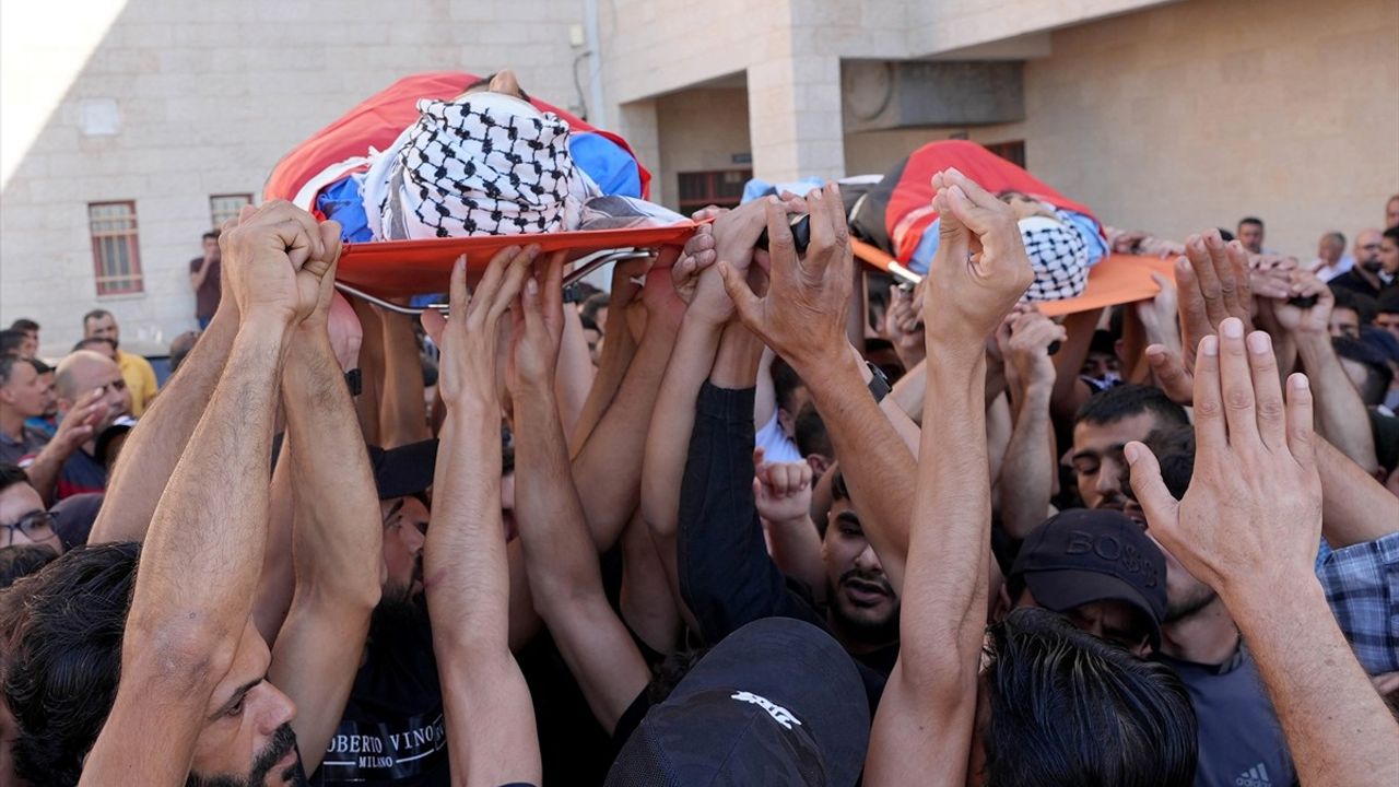 Batı Şeria'da İnsani Drama: 4 Filistinli Hayatını Kaybetti