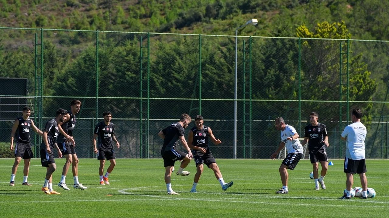 Beşiktaş Antalyaspor Maçı İçin Hazırlıklarını Sürdürüyor