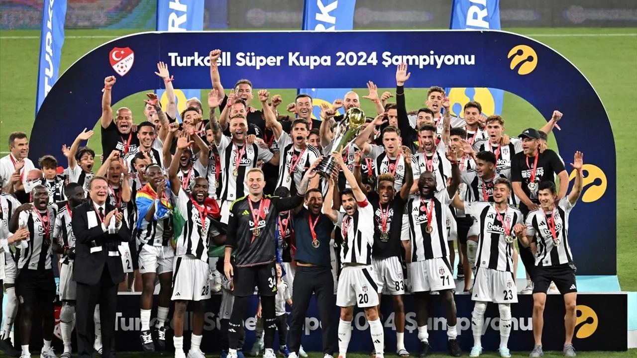 Beşiktaş, Turkcell Süper Kupa'yı Kazandı