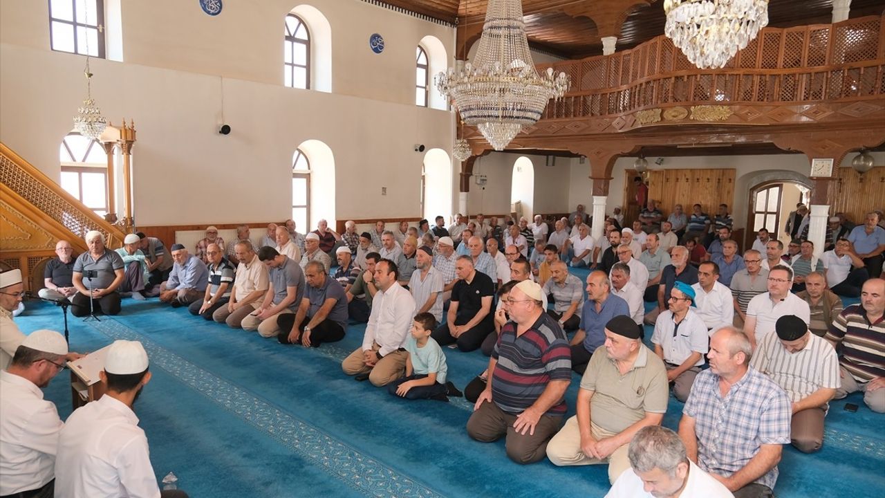 Bozkurt ve Ayancık'ta Sel Felaketi Anma Töreni Düzenlendi