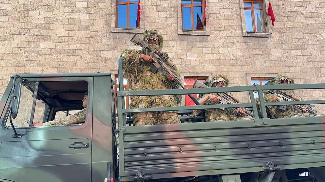 Büyük Zafer'in 102. Yılı Kutlamaları Türkiye'yi Sarıldığında