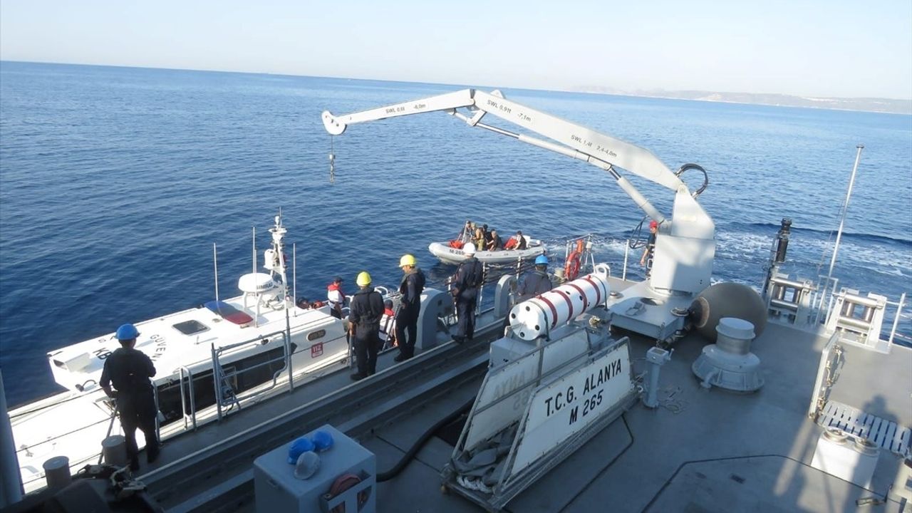 Çeşme'de Düzensiz Göçmenlerin Kurtarılması