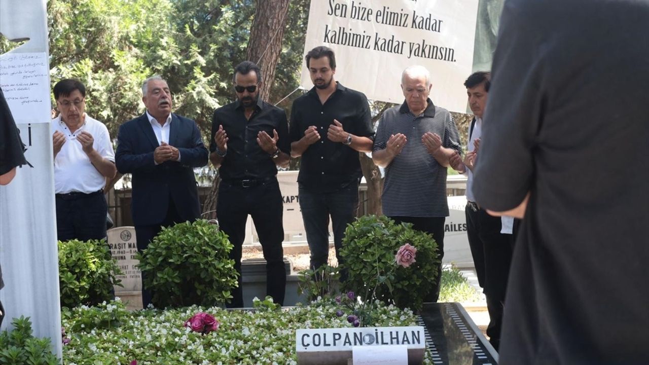 Çolpan İlhan 88. Doğum Gününde Mezarı Başında Anıldı