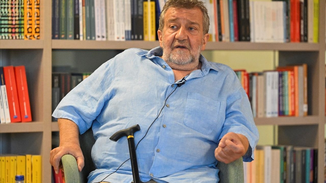 Coşkun Aral, Enstitü Sosyal'de Medya ve Etik Üzerine Konuştu