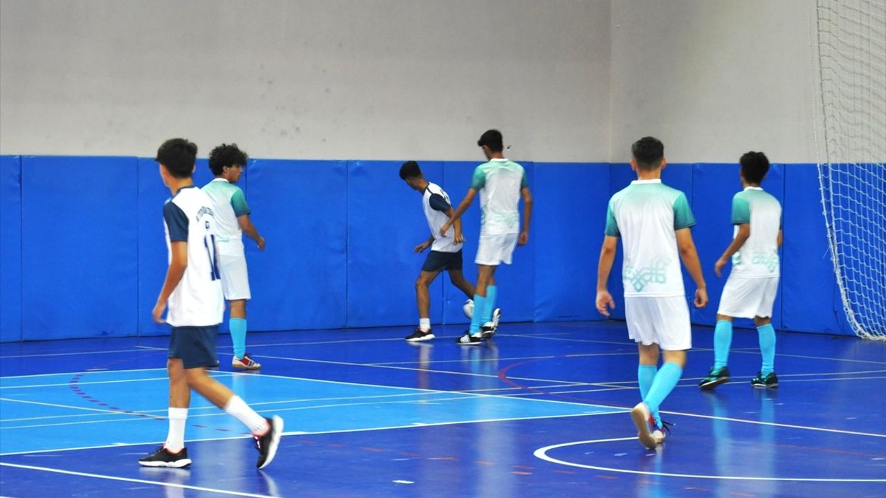 Devlet Korumasındaki Gençler İçin Futsal Turnuvası Eskişehir'de Başladı