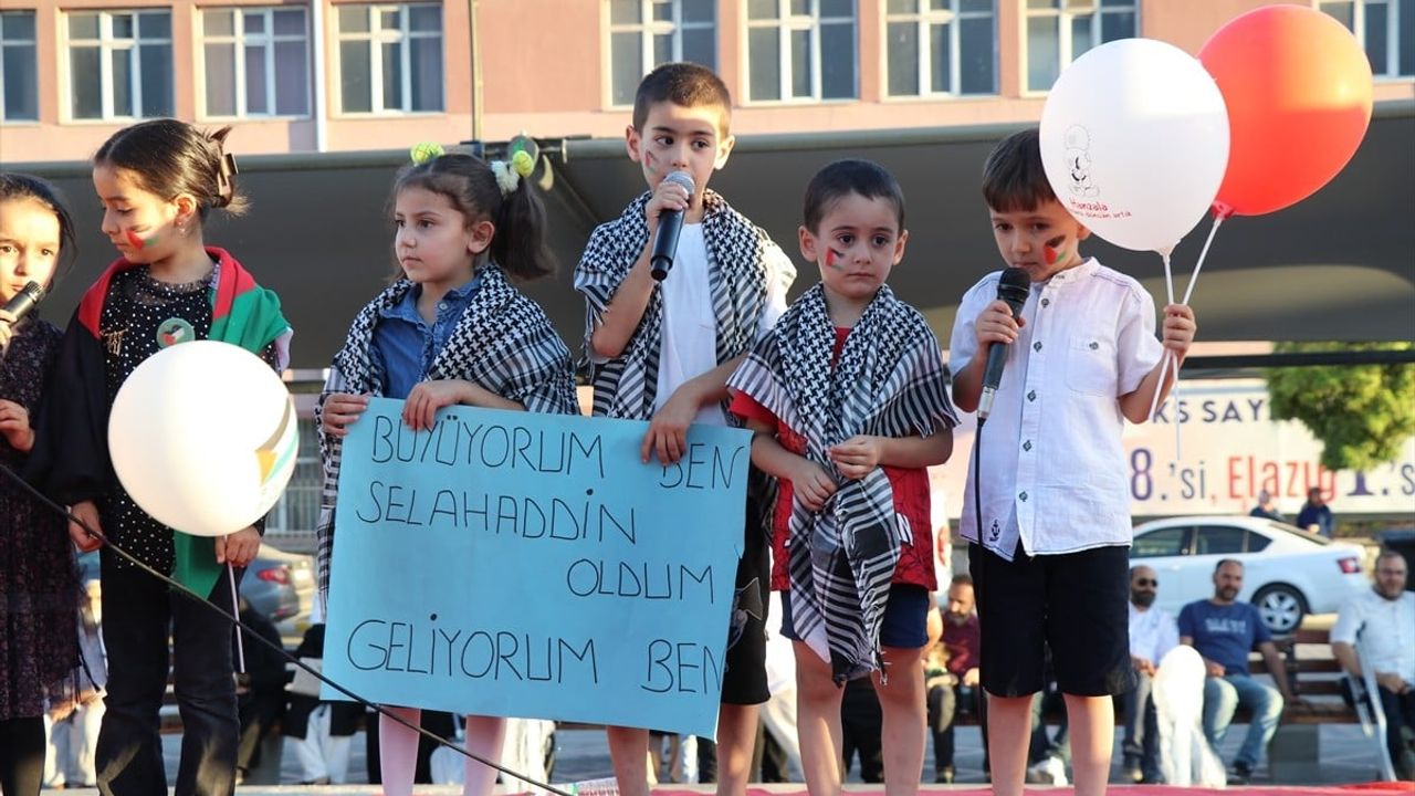 Elazığ'da Çocuklar Gazze İçin Yürüdü