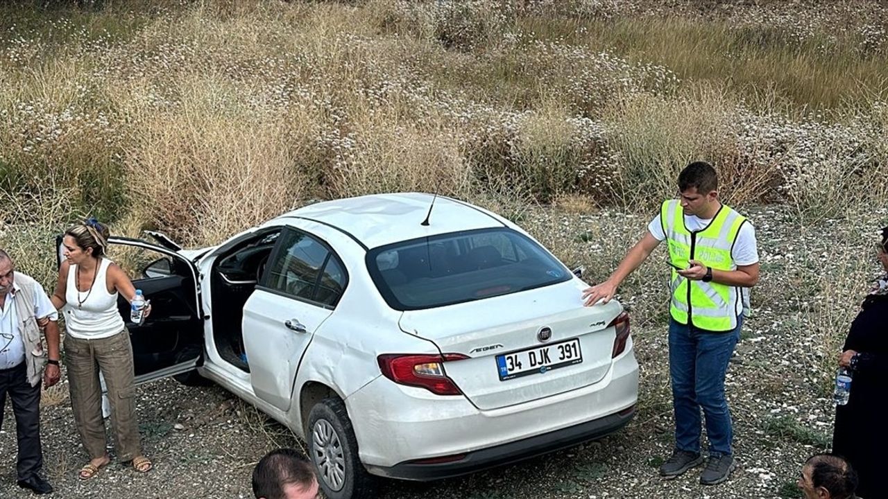 Erzincan'da Trajik Otomobil Kazası: 5 Yaralı