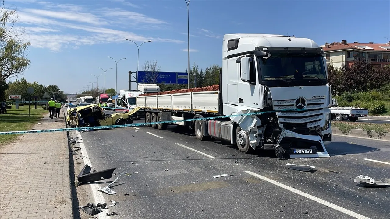 Eskişehir'de Feci Kaza: 1 Ölü, 3 Yaralı