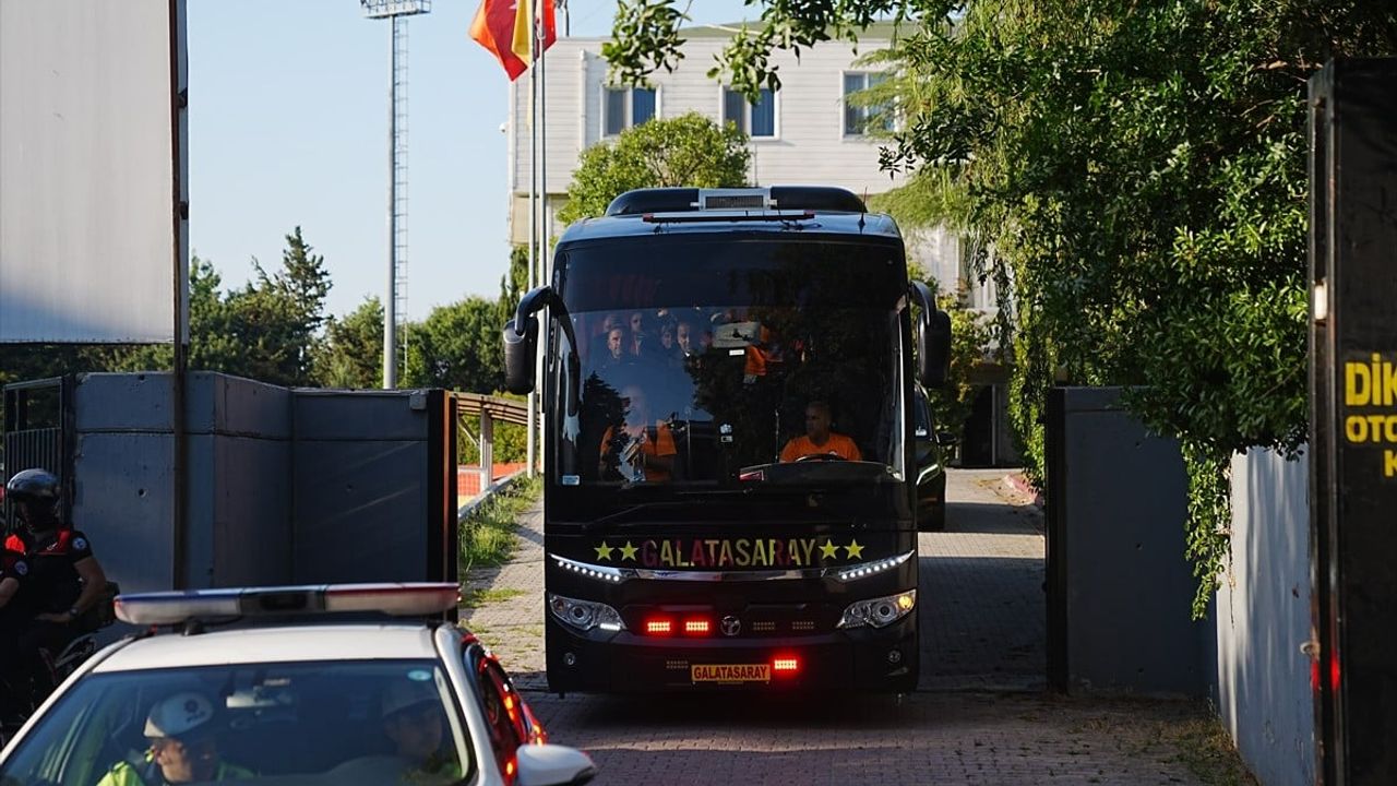 Galatasaray Süper Kupa İçin Yola Çıktı