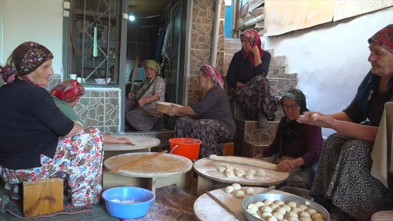 Gümüşhane'de Kadınların Kış Hazırlığı Devam Ediyor