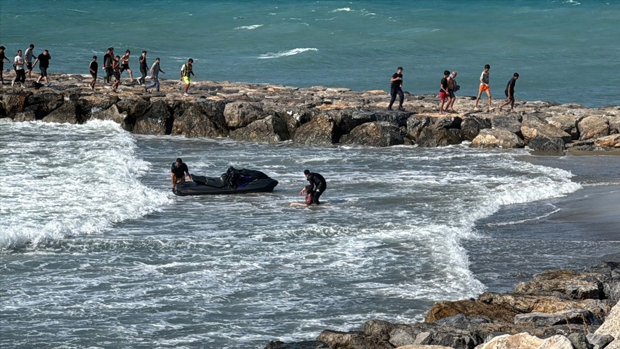 Hatay'da Denizde Boğulma Olayı: 2 Kişi Hayatını Kaybetti