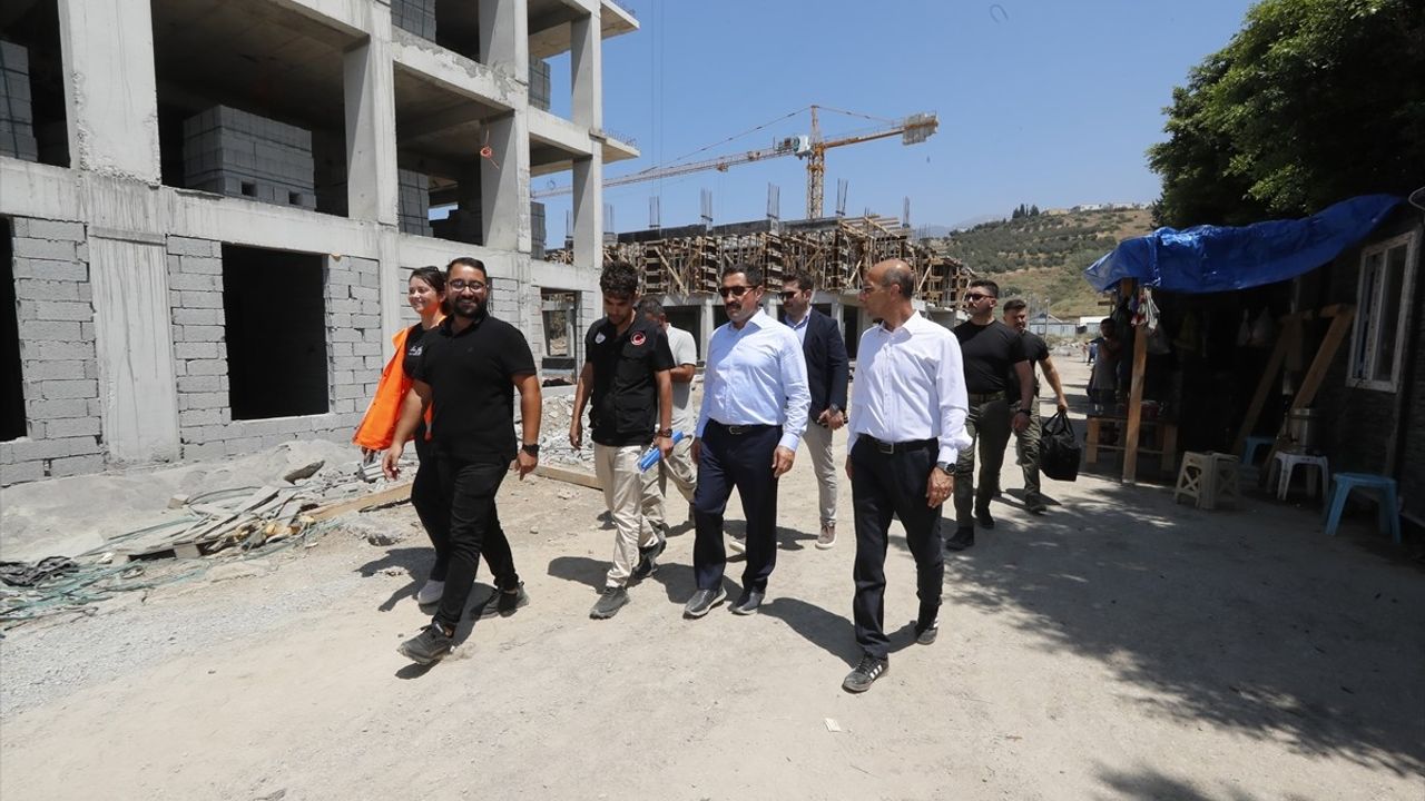 Hatay Valisi İskenderun'daki Kentsel Dönüşüm Projelerini İnceledi