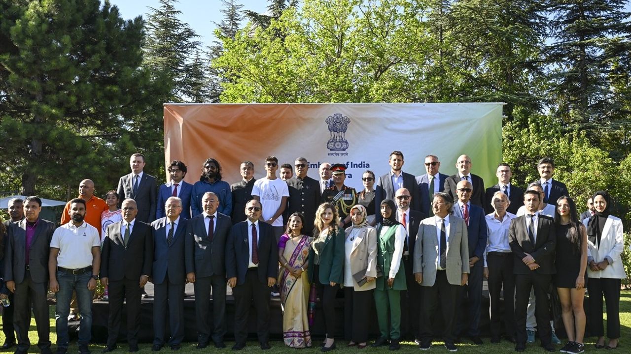 Hindistan'ın 78'inci Bağımsızlık Günü Ankara'da Coşkuyla Kutlandı