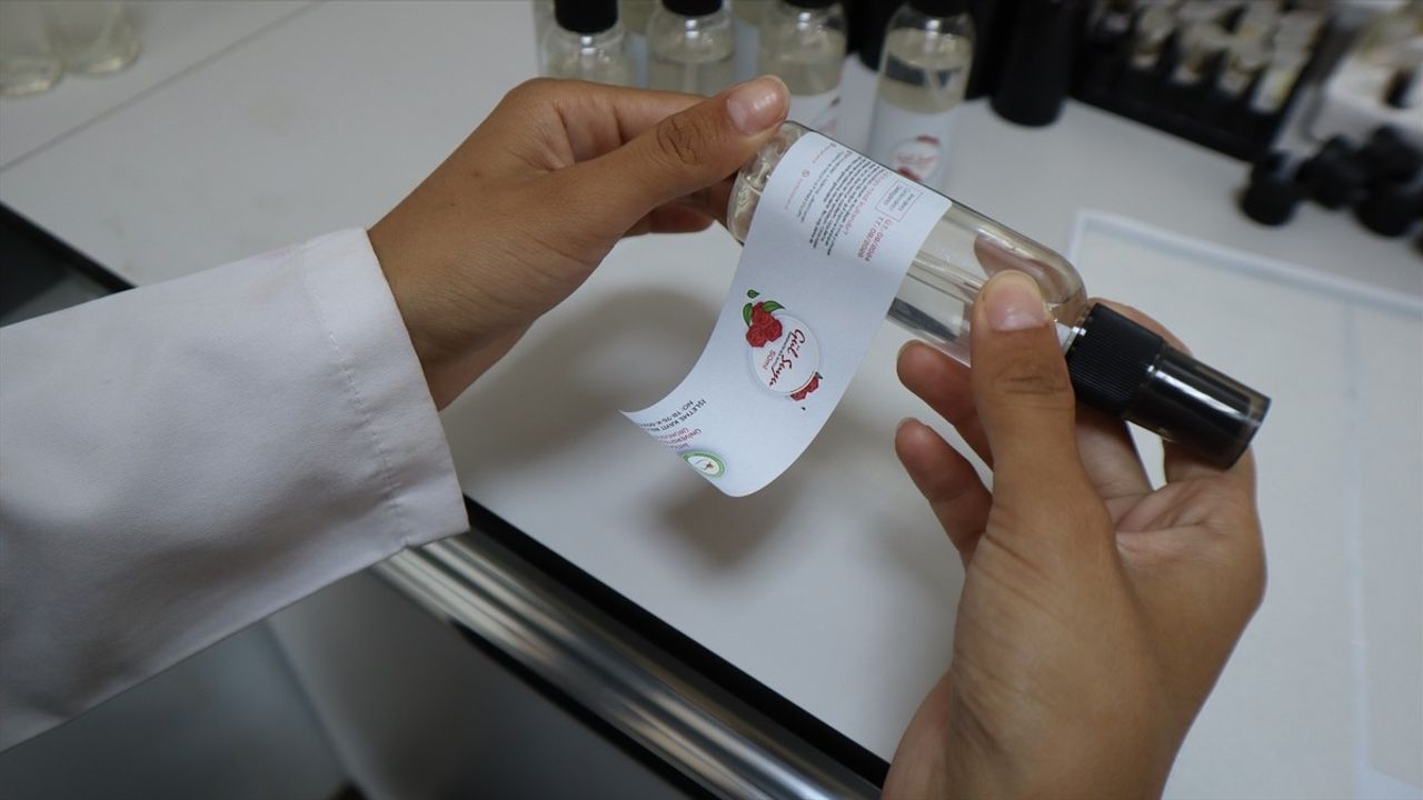 Iğdır Üniversitesi'nde Katma Değeri Yüksek Bitki Ürünleri Üretiliyor