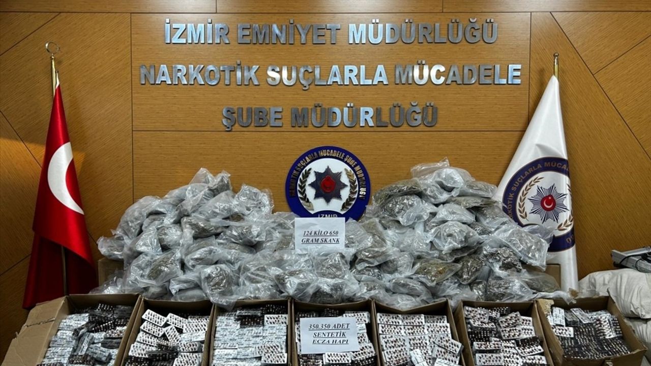 İzmir Buca'da Uyuşturucu Operasyonu: 124 Kilo Esrar ve 350 Bin Sentetik Ecza Ele Geçirildi