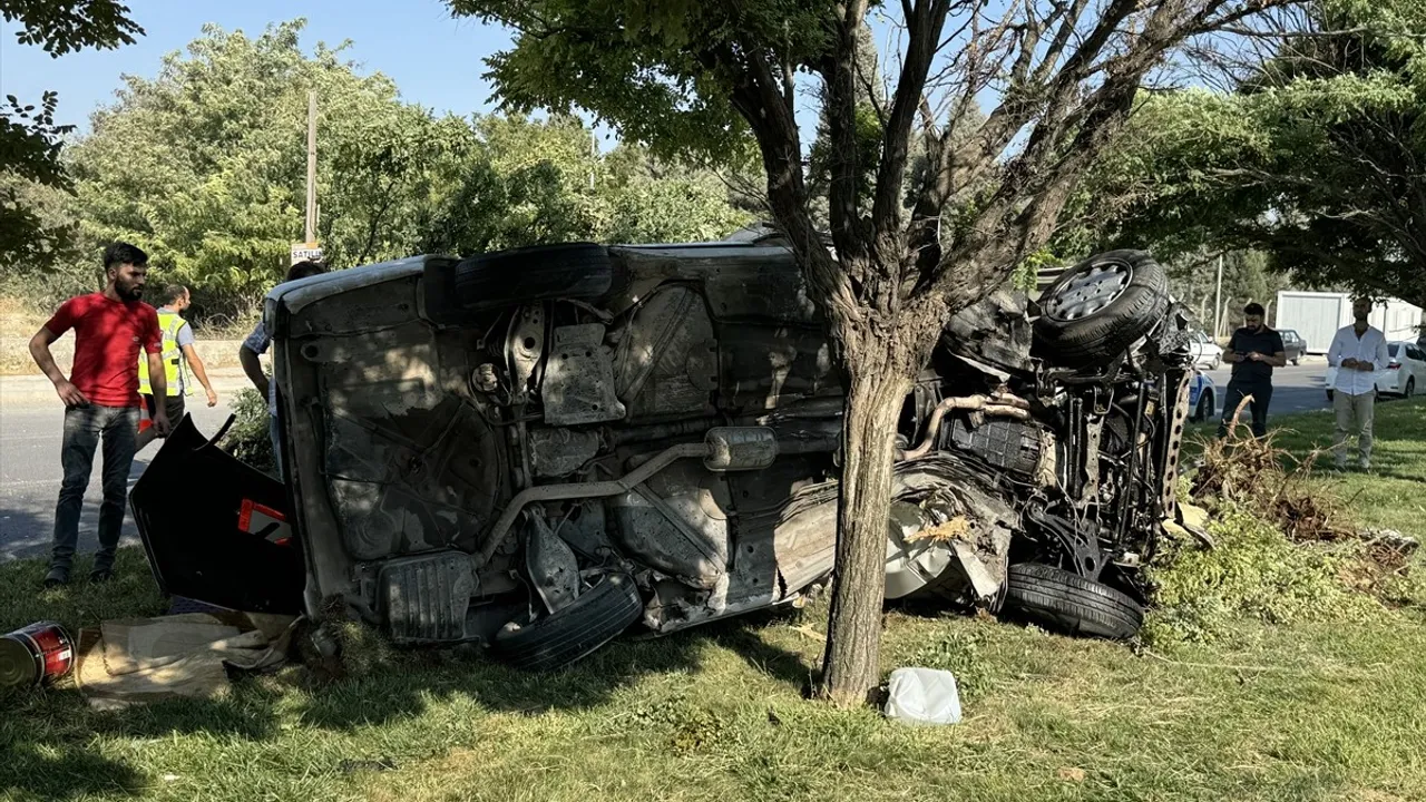 Kahramanmaraş'ta Trafik Kazası: 1 Ölü, 2 Yaralı