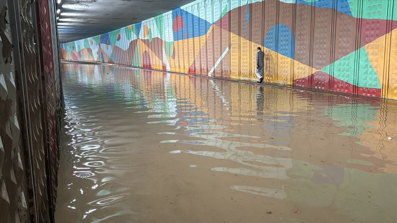 Karabük'te Şiddetli Yağış Hayatı Olumsuz Etkiliyor