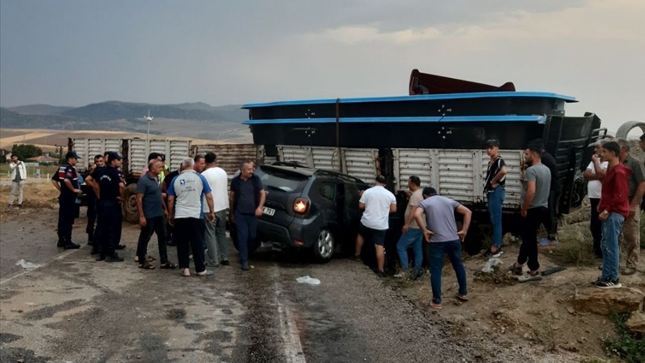 Kırıkkale'deki Trafik Kazasında 6 Yaralı