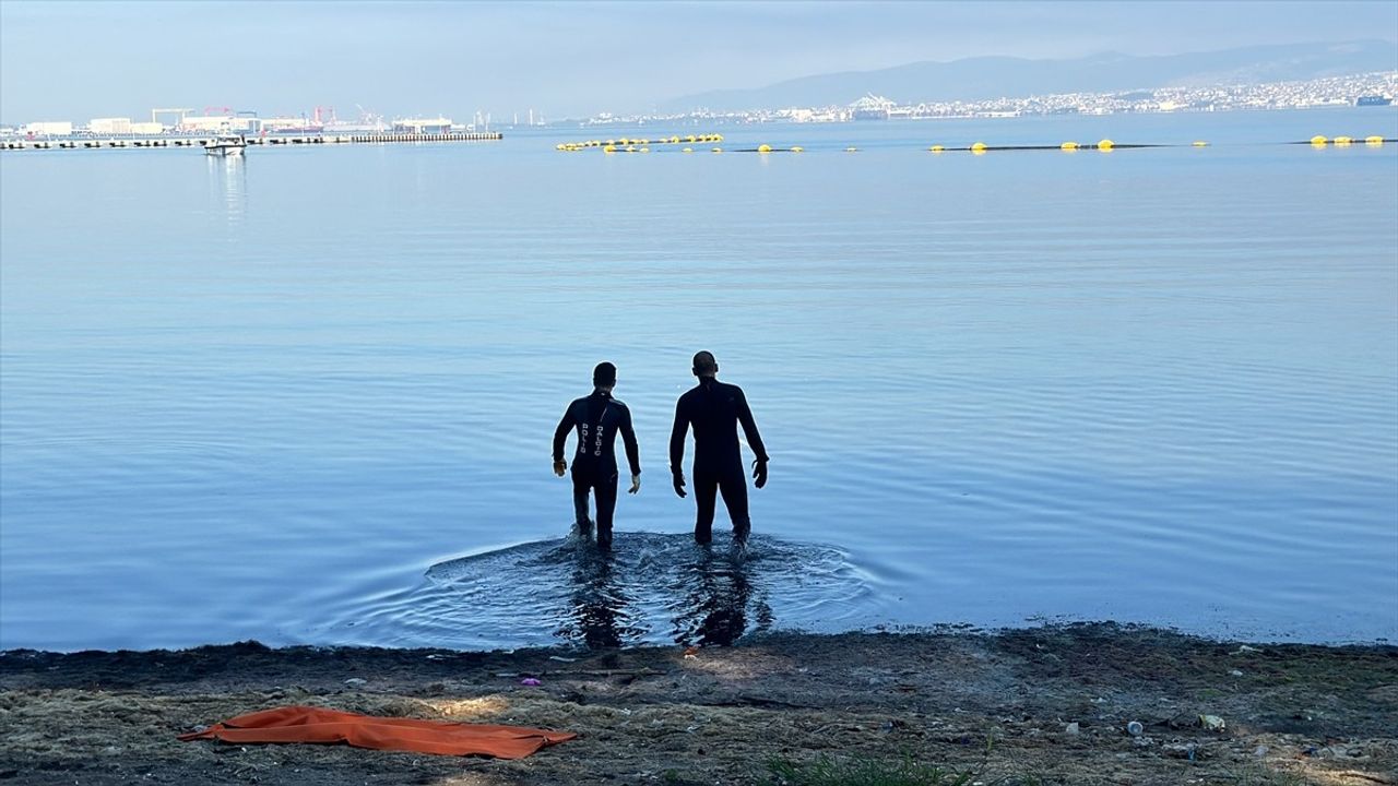 Kocaeli'de Denizde Erkek Cesedi Bulundu