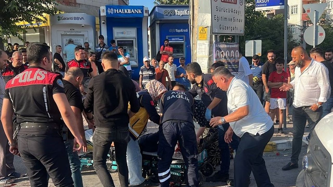 Kocaeli'de Trafikte Bıçaklı Kavga: 2 Kardeş Yaralandı