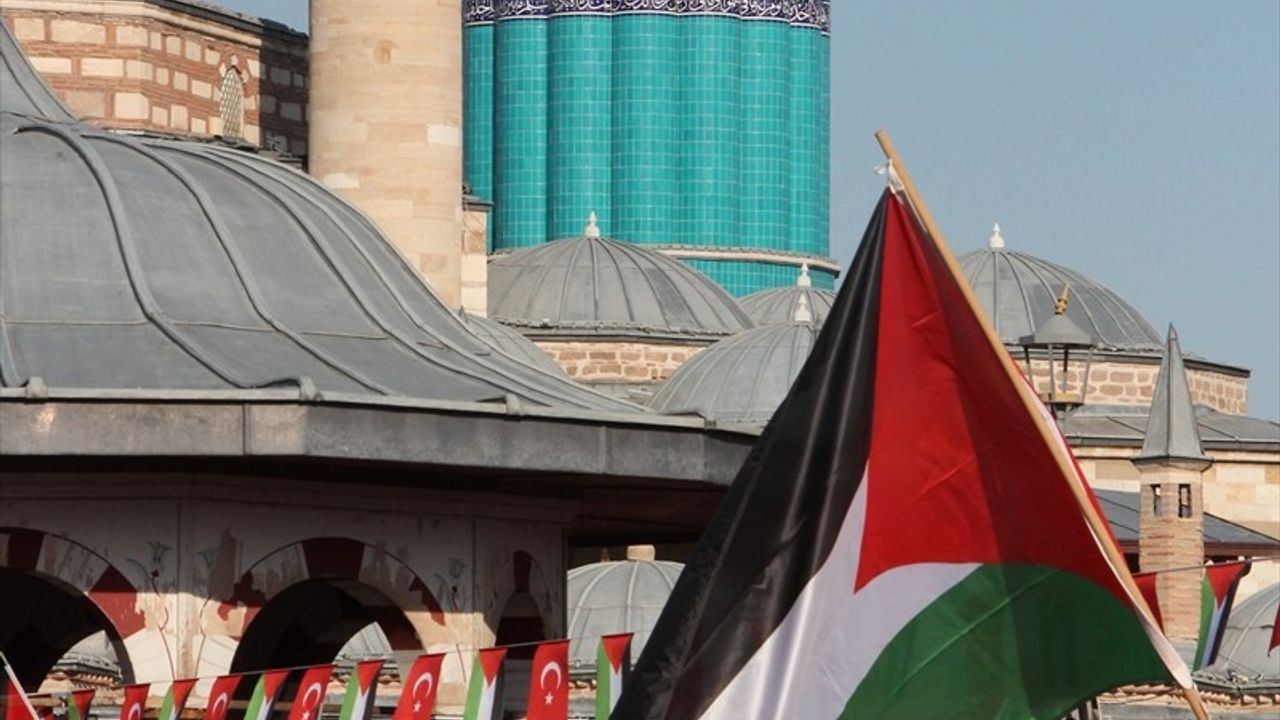 Konya'da İsrail'in Saldırılarına Karşı Protesto Gösterisi