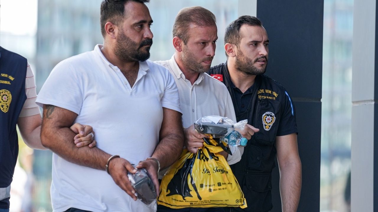 Küçükçekmece'deki Metrobüs Kazasında 2 Gözaltı Adliyeye Sevk Edildi