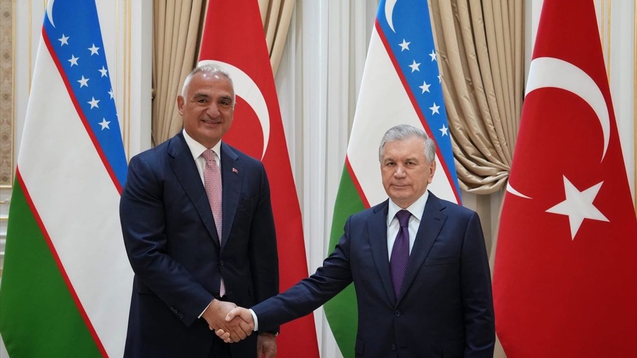 Kültür ve Turizm Bakanı Ersoy, Özbekistan'da Cumhurbaşkanı Mirziyoyev ile Görüştü