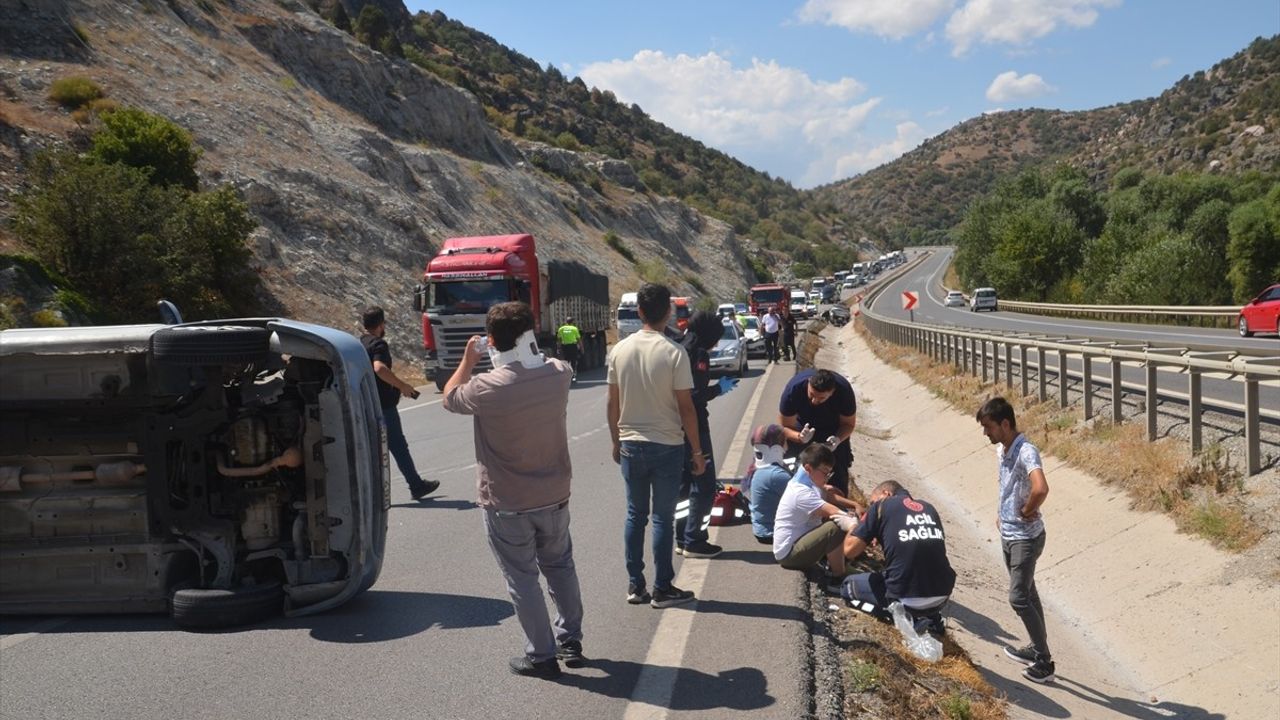 Kütahya’da Zincirleme Trafik Kazası: 6 Yaralı