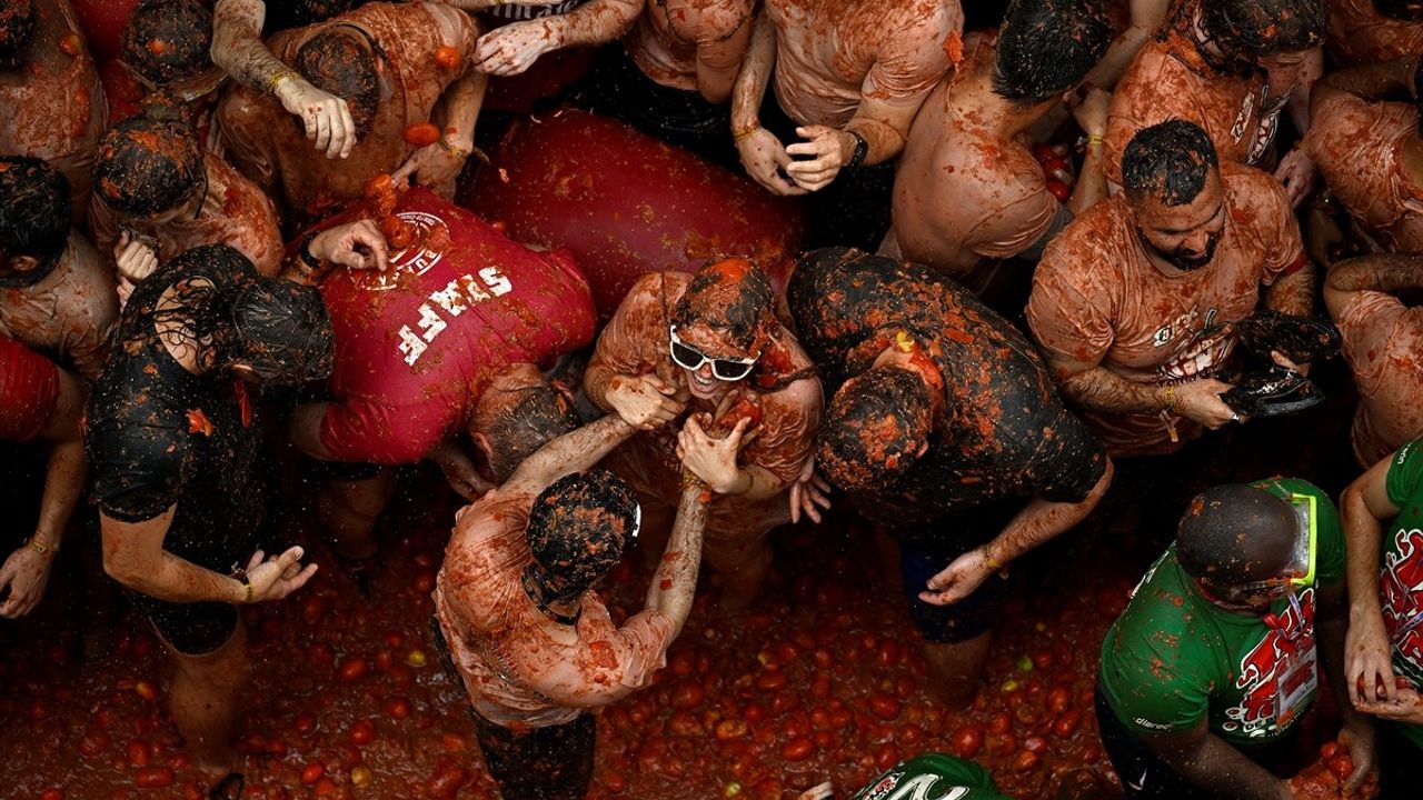 La Tomatina Festivali: 120 Ton Domatesle Eğlence Dolu Bir Gün