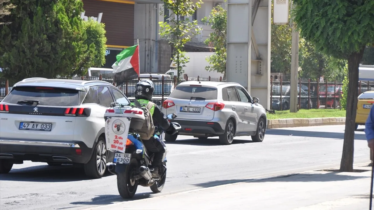 Mardin'e Ulaşan Motosikletli Aktivist, Filistin Halkına Destek İçin Yola Çıktı