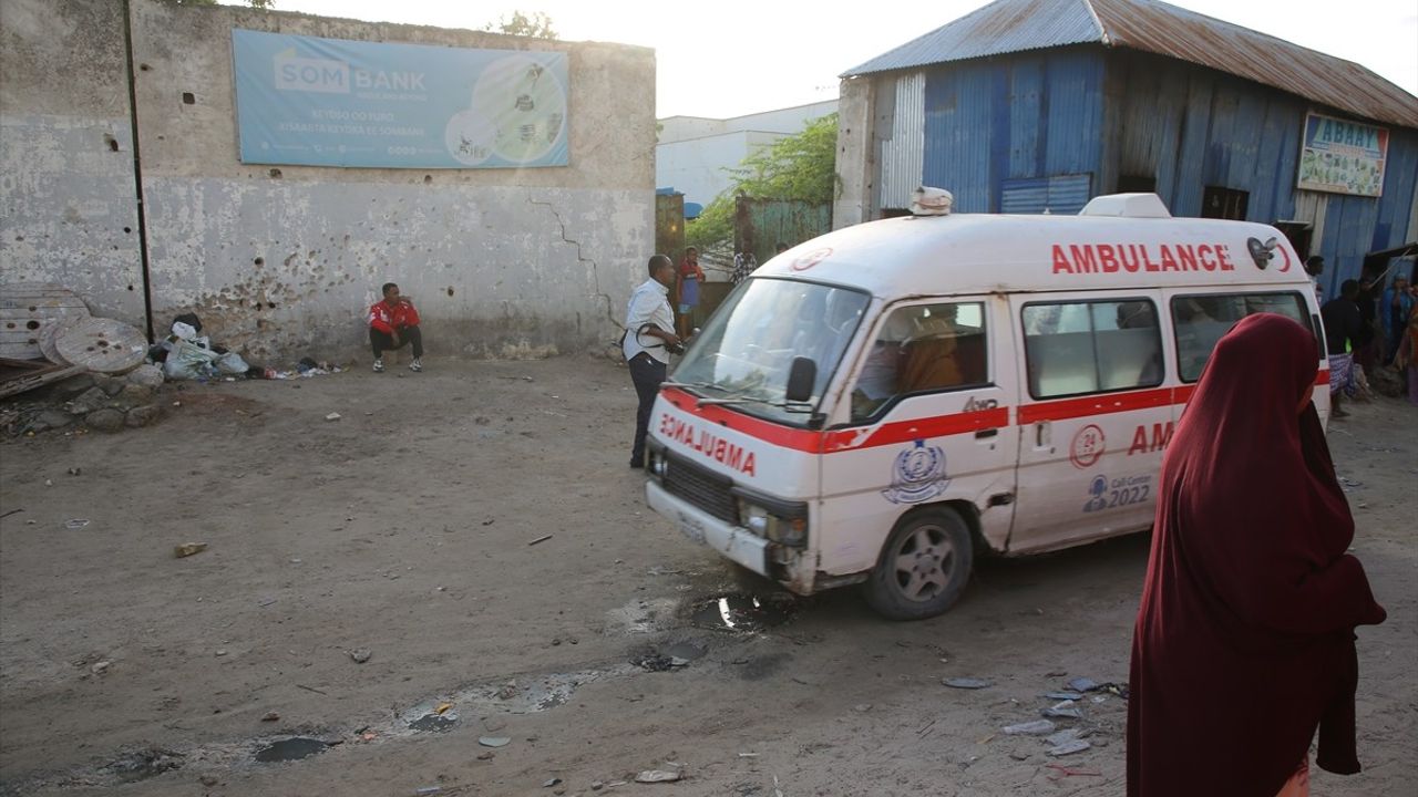 Mogadişu'da Eş-Şebab Saldırısı: 32 Ölü, 63 Yaralı