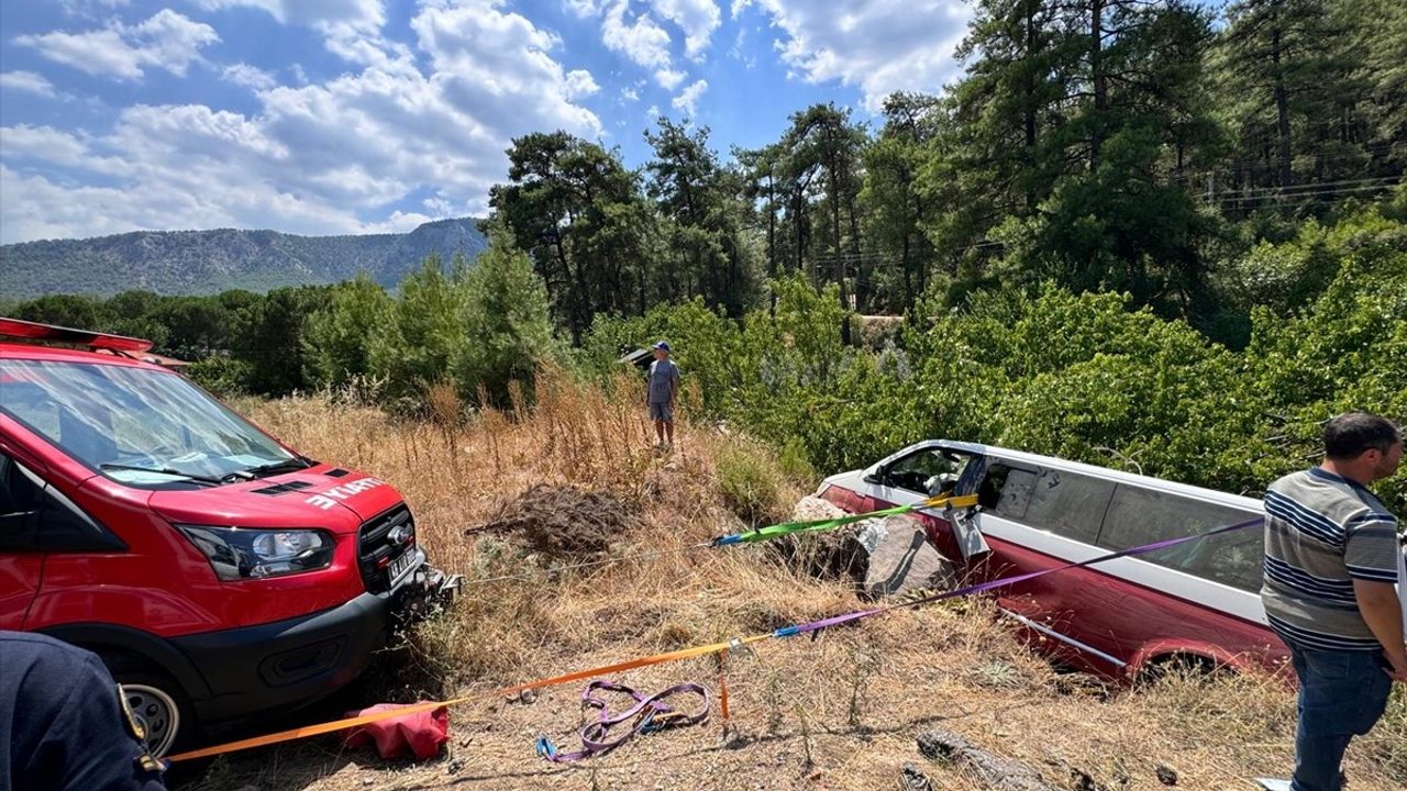 Muğla'da Minibüs Kazası: 7 Yaralı