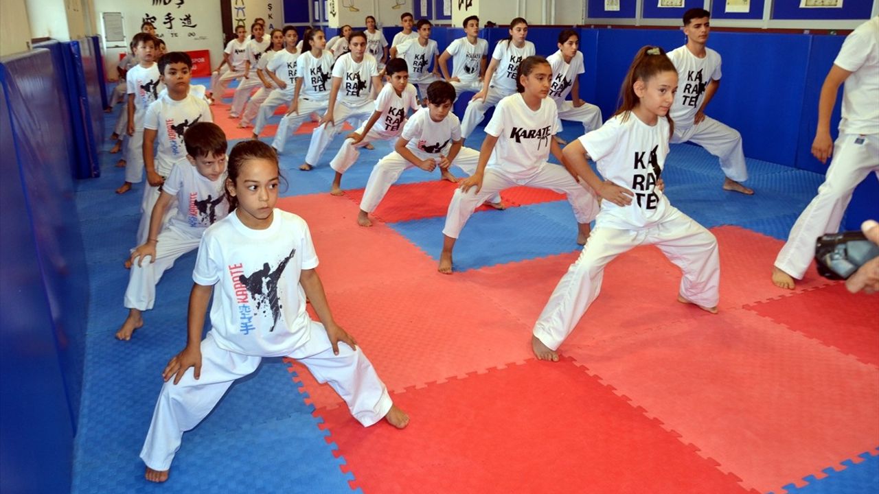 Muş'ta Karate Antrenörleri Geleceğin Şampiyonlarını Yetiştiriyor