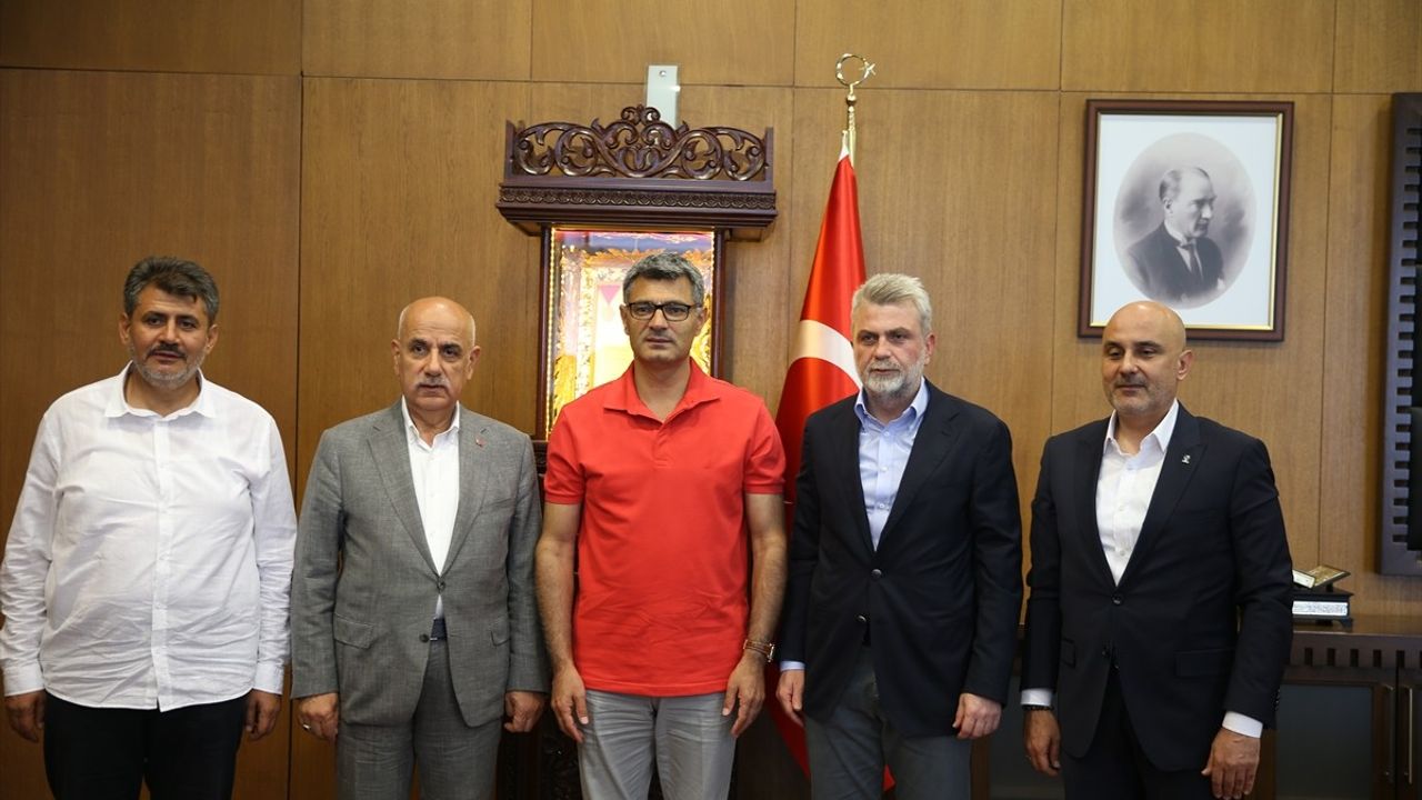 Olimpiyat İkincisi Yusuf Dikeç, Kahramanmaraş'ta Ziyaretlerde Bulundu