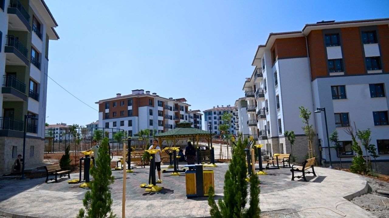 Osmaniye'de Deprem Konutları Sahiplerine Teslim Edildi