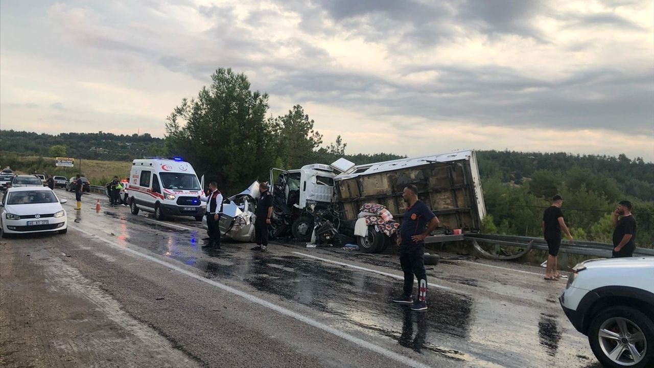 Osmaniye'de Feci Trafik Kazası: 2 Ölü, 4 Yaralı